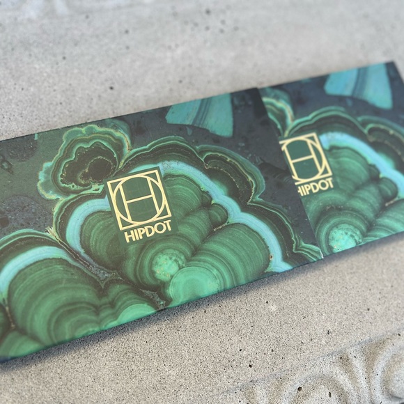 HIPDOT “Cenote” Pressed Eyeshadow Palette | BRAND NEW IN SLEEVE, NEVER USED - Picture 2 of 4